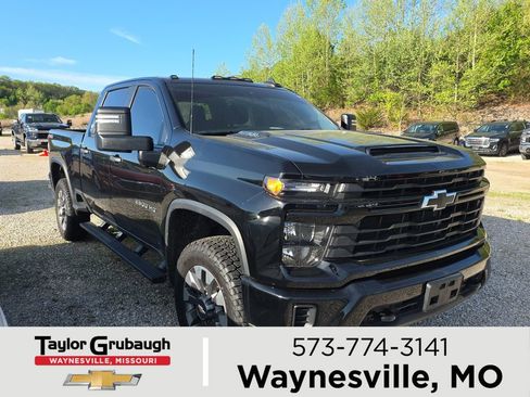 Used 2024 Chevrolet Silverado 2500 Custom w/ Custom Value Package AWD/4WD image 1