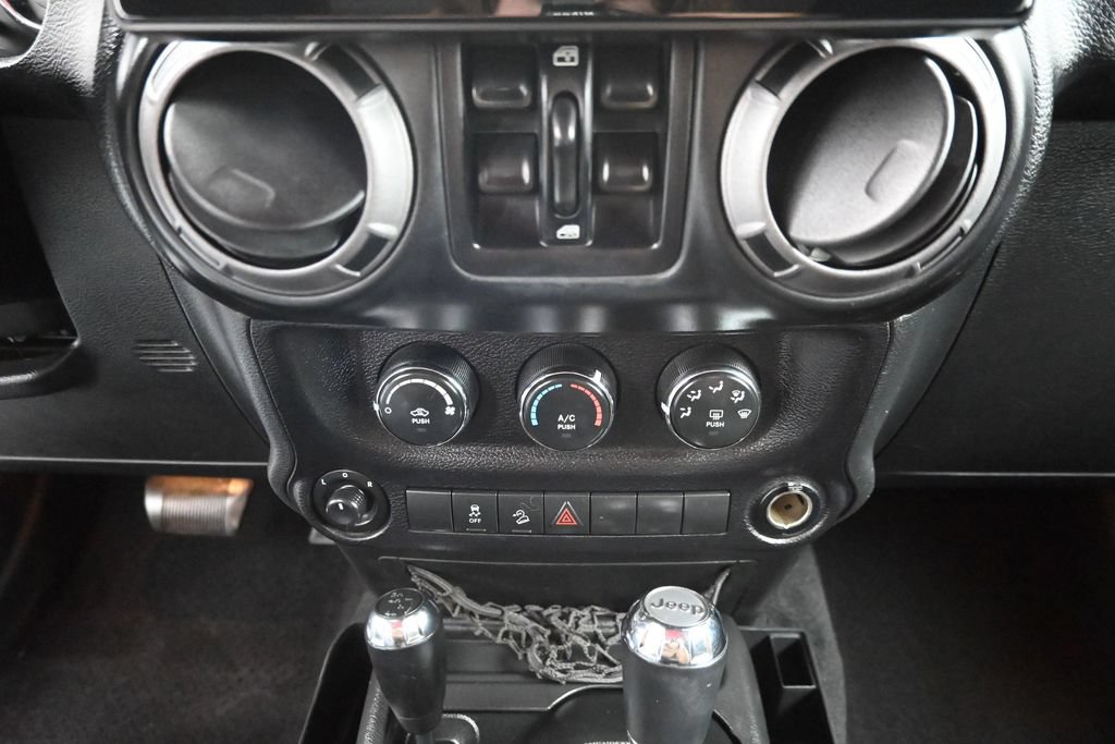 Used 2017 Jeep Wrangler Unlimited Sport w/ Quick Order Package 24S AWD/4WD image 19