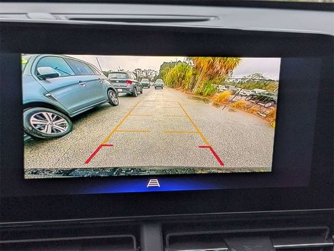 Used 2025 Chevrolet Trax LT w/ LT Convenience Package image 22