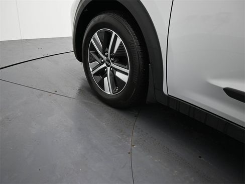 Used 2020 Kia Niro EX Premium image 12