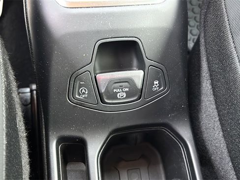 Used 2023 Jeep Renegade Latitude image 21