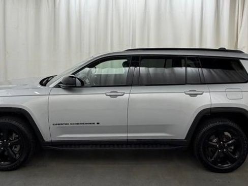 Used 2023 Jeep Grand Cherokee L Laredo AWD/4WD image 4