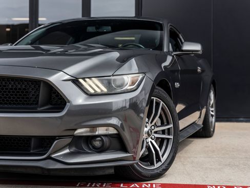 Used 2016 Ford Mustang GT RWD image 14