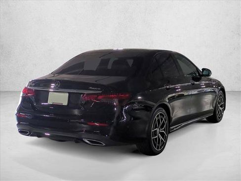Used 2022 Mercedes-Benz E 450 4MATIC Sedan image 5
