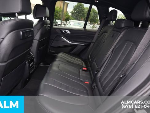 Used 2022 BMW X5 M50i image 17