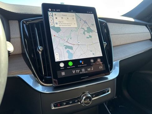 Certified 2025 Volvo XC90 B6 Plus image 24