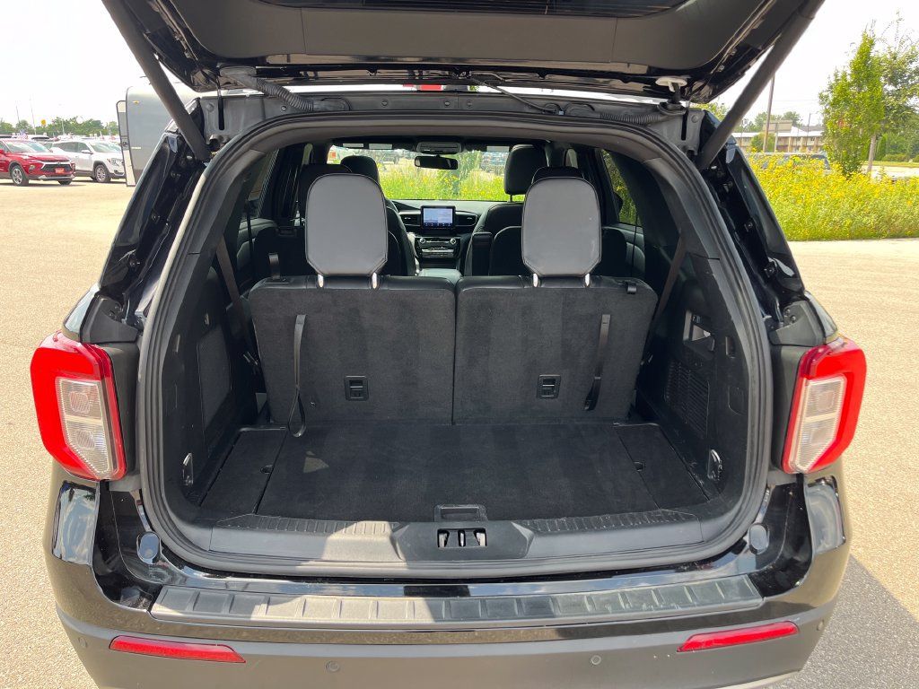 Used 2024 Ford Explorer ST-Line w/ Class IV Trailer Tow Package AWD/4WD image 29