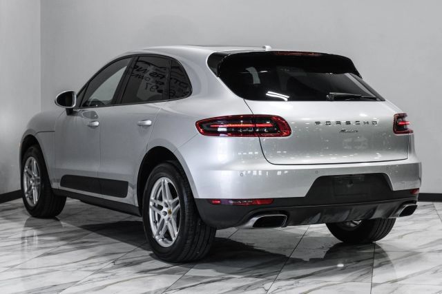 Used 2018 Porsche Macan Sport Edition AWD/4WD image 13