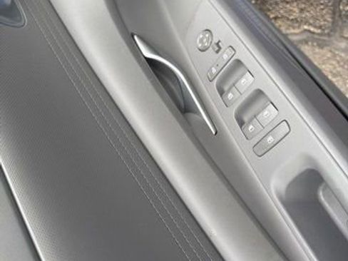 Used 2024 Hyundai Elantra SEL image 15