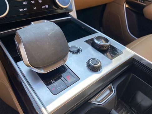 Used 2023 Land Rover Range Rover SE image 17