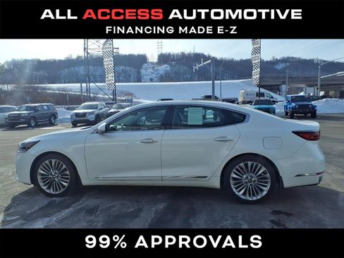 Used 2018 Kia Cadenza Limited image 3