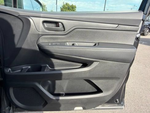 Used 2025 Honda Odyssey EX-L image 11