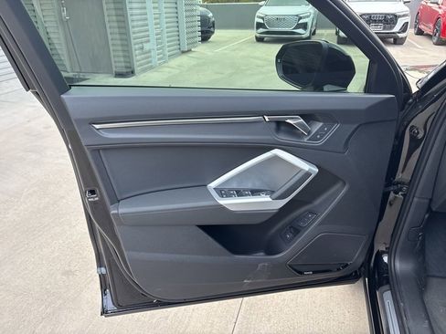 New 2025 Audi Q3 2.0T Premium image 10