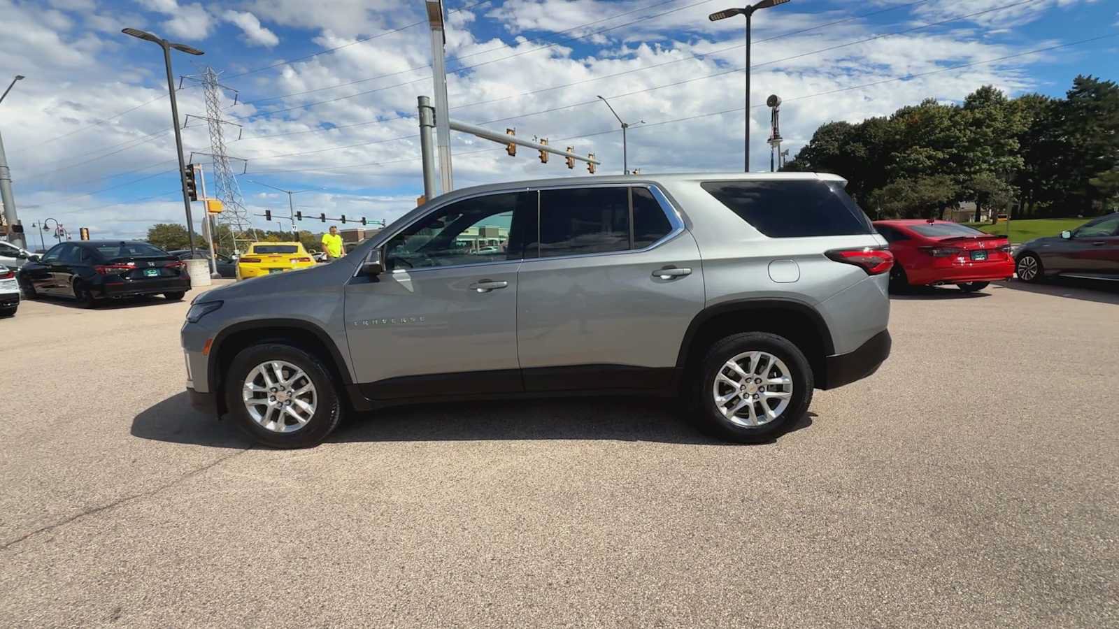 Certified 2023 Chevrolet Traverse LS w/ Safety Package AWD/4WD image 5
