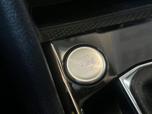 Used 2023 Volkswagen Taos SE w/ Panoramic Sunroof Package FWD image 22