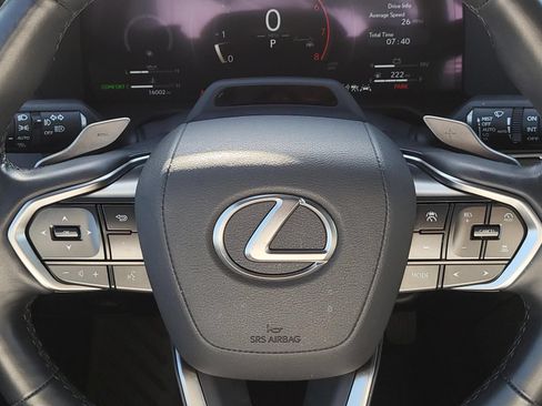 Used 2025 Lexus GX 550 w/ Accessory Package (2T) AWD/4WD image 26