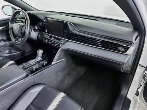 Used 2025 Toyota Camry SE FWD image 30