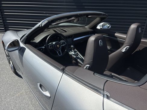 Used 2017 Porsche 911 Carrera image 26