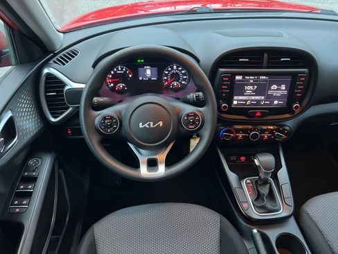 Used 2022 Kia Soul LX image 20