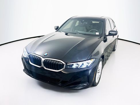 Used 2023 BMW 330i Sedan RWD image 3
