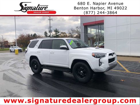 Used 2018 Toyota 4Runner TRD Off-Road Premium image 1