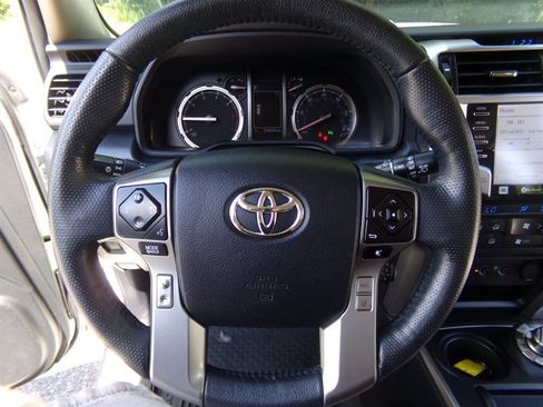 Used 2023 Toyota 4Runner Limited AWD/4WD image 38