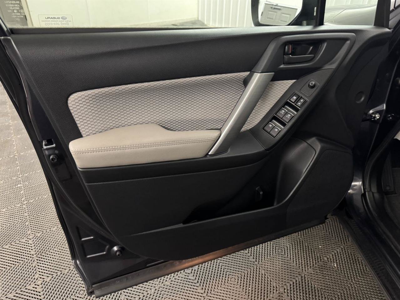 Used 2018 Subaru Forester 2.5i Premium AWD/4WD image 23