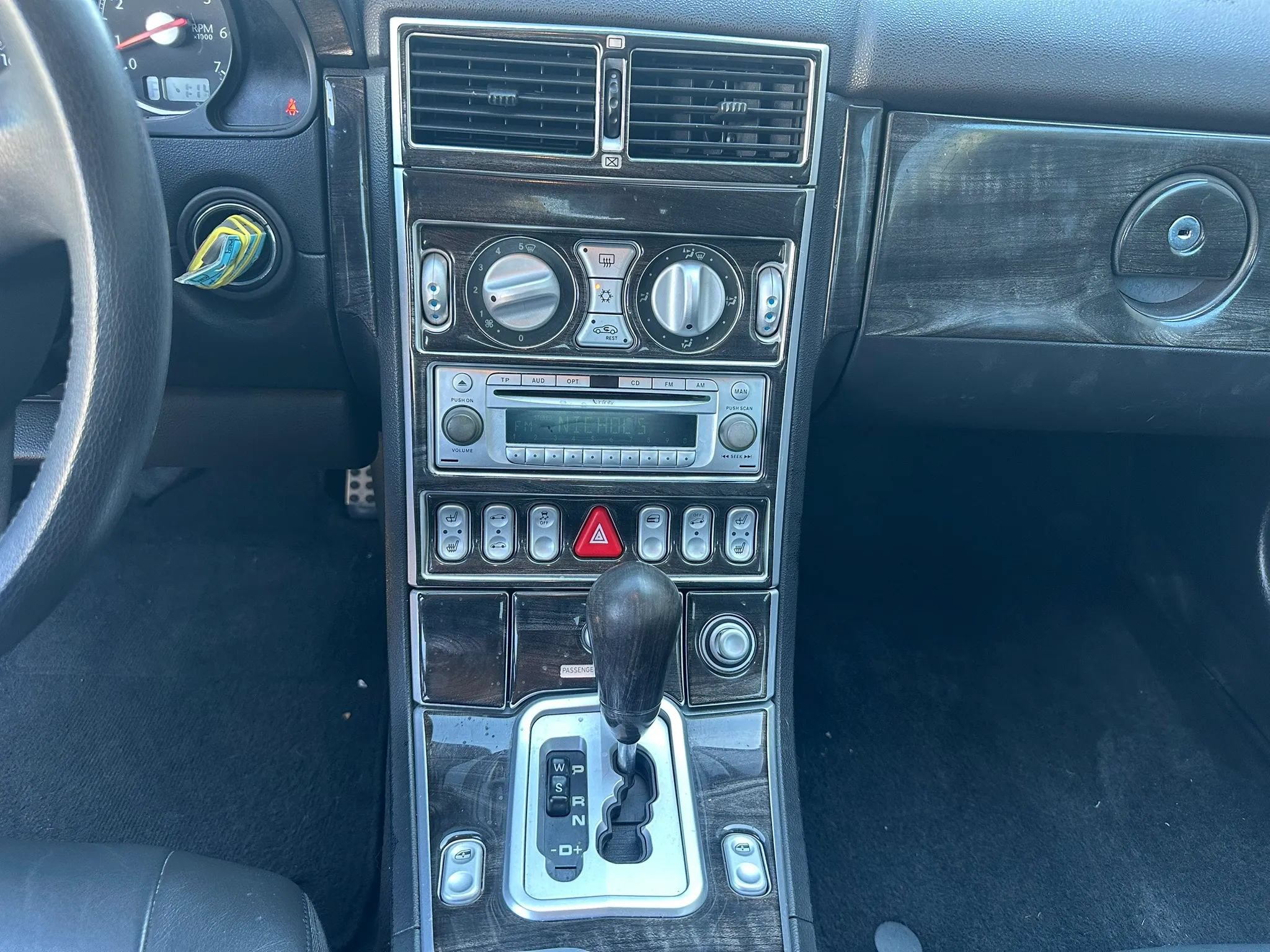 Used 2004 Chrysler Crossfire Coupe RWD image 11