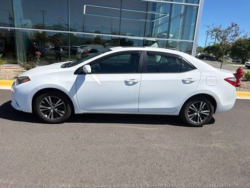 Used 2016 Toyota Corolla LE Premium FWD image 18