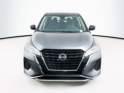 Used 2024 Nissan Kicks S image 2