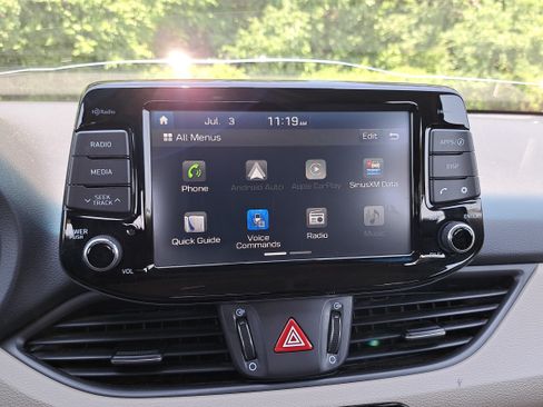 Used 2018 Hyundai Elantra GT FWD image 21