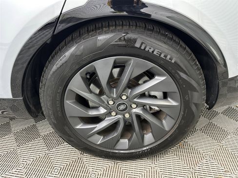 Used 2022 Land Rover Discovery S R-Dynamic image 23