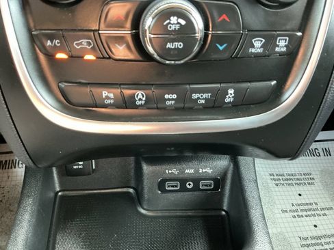 Used 2019 Dodge Durango SXT AWD/4WD image 16