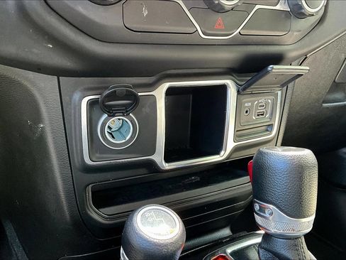 Used 2021 Jeep Wrangler Unlimited Sport AWD/4WD image 12