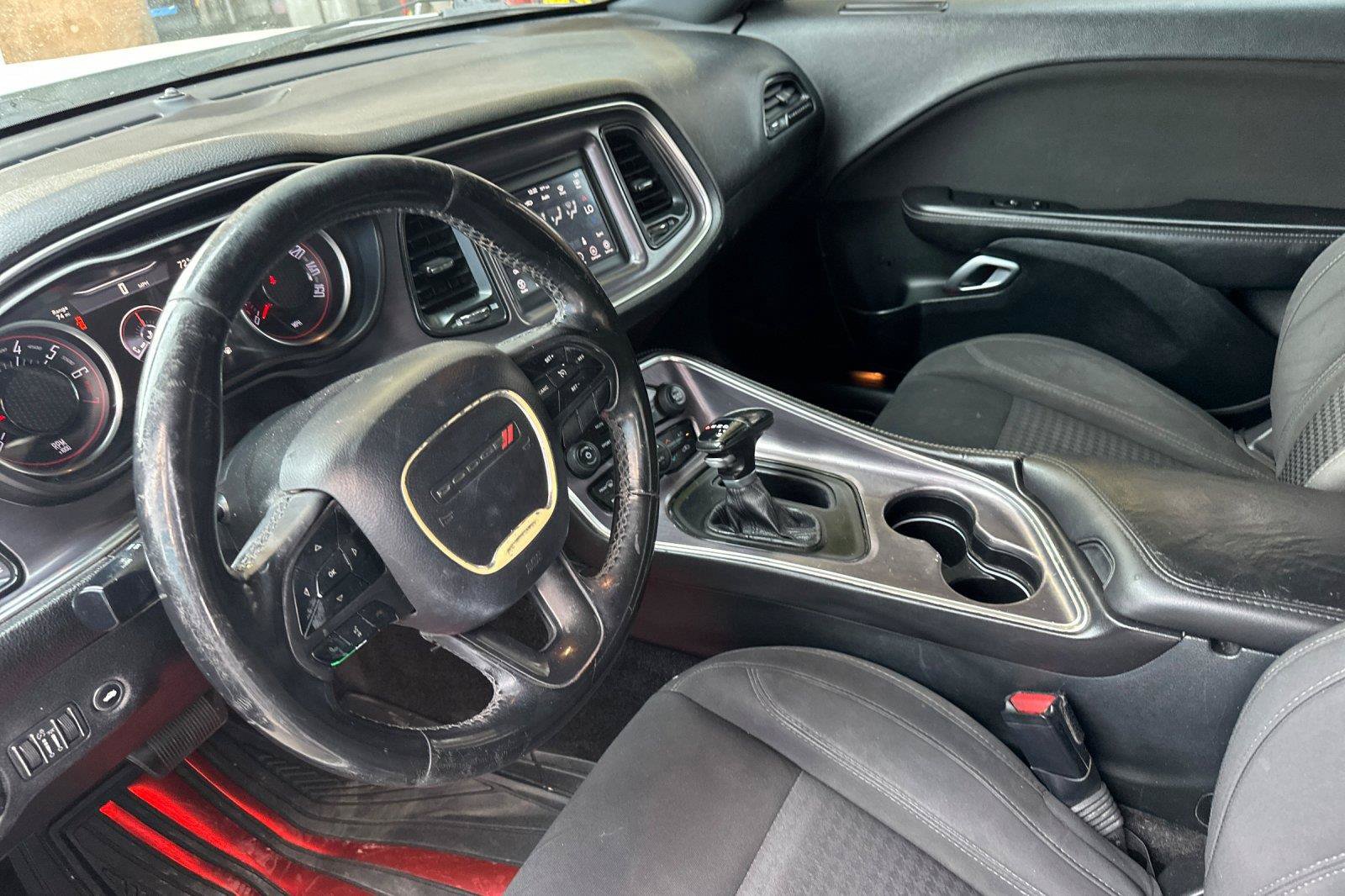 Used 2018 Dodge Challenger SXT RWD image 9