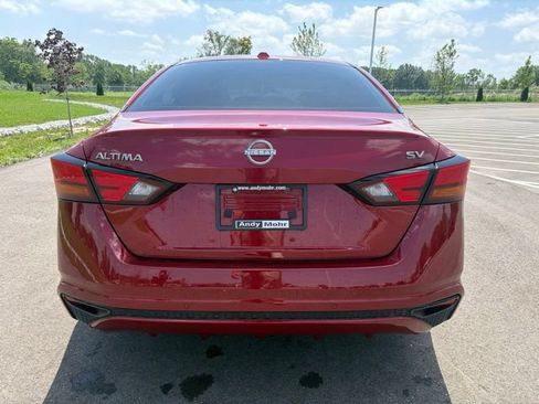 Used 2024 Nissan Altima 2.5 SV FWD image 8