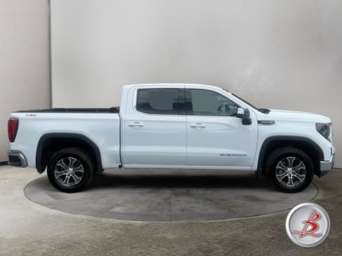 Used 2023 GMC Sierra 1500 SLE AWD/4WD image 8