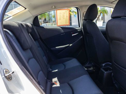 Used 2018 Toyota Yaris iA FWD image 17