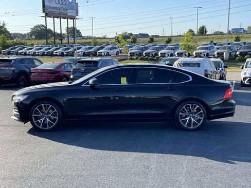 Used 2018 Volvo S90 T5 Momentum w/ Convenience Package FWD image 4