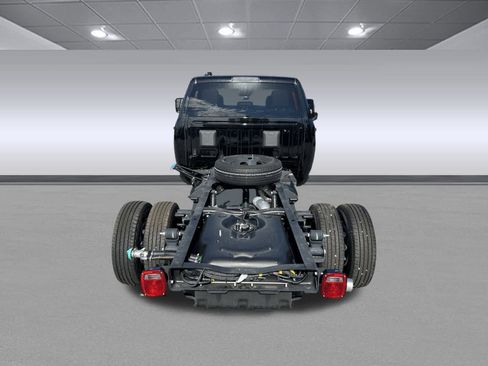 New 2025 RAM 3500 Tradesman w/ Chrome Appearance Group image 18