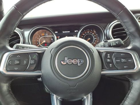 Used 2021 Jeep Wrangler Unlimited Sahara AWD/4WD image 26