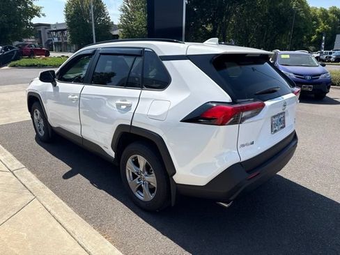 Used 2025 Toyota RAV4 XLE w/ Convenience Package AWD/4WD image 5