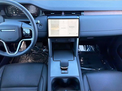 Used 2025 Land Rover Discovery Sport S image 19