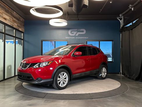 Used 2018 Nissan Rogue Sport SV AWD/4WD image 7