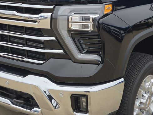 New 2026 Chevrolet Silverado 2500 LTZ w/ LTZ Premium Package image 39