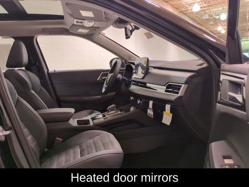 New 2025 Mitsubishi Outlander SE image 10