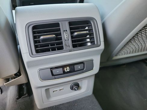 Certified 2025 Audi Q5 2.0T Premium Plus image 15