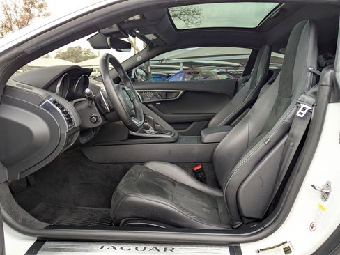 Used 2019 Jaguar F-TYPE Coupe image 10