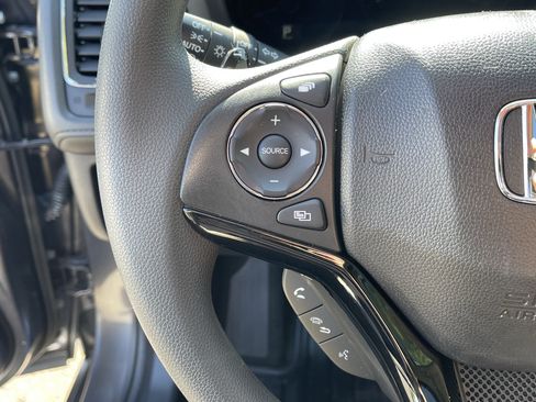 Used 2017 Honda HR-V EX image 22