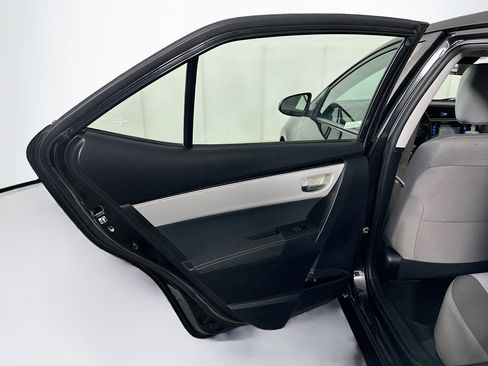 Used 2017 Toyota Corolla LE w/ Carpet Mat Package (TMS) FWD image 24